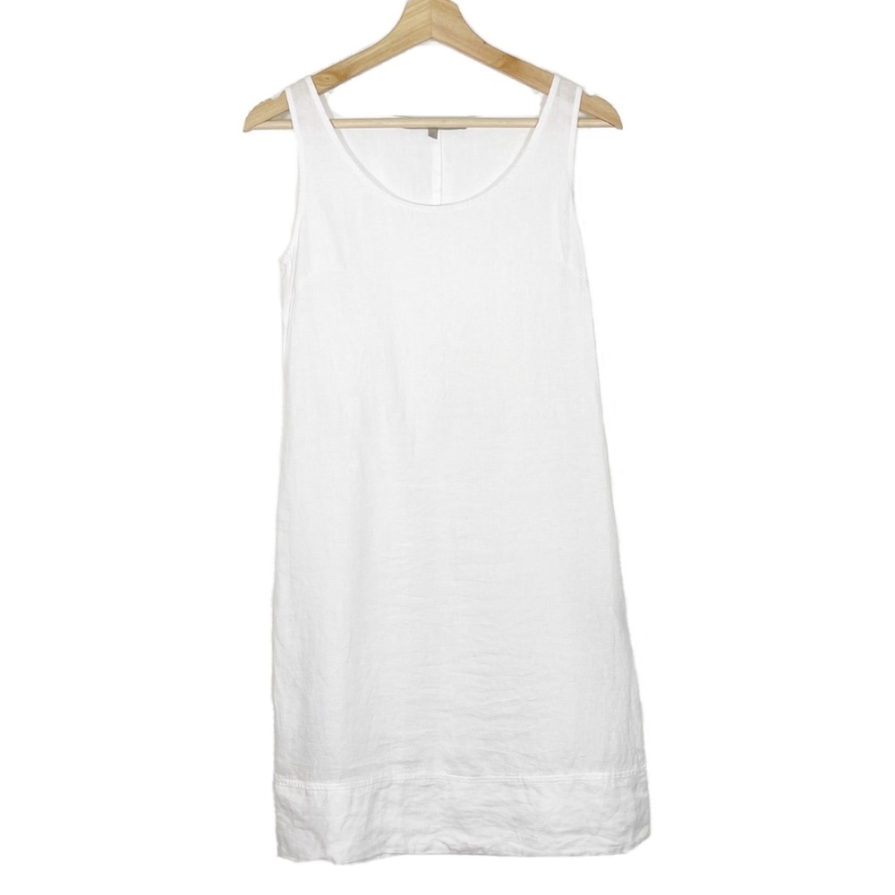Elegant White Sleeveless Dress